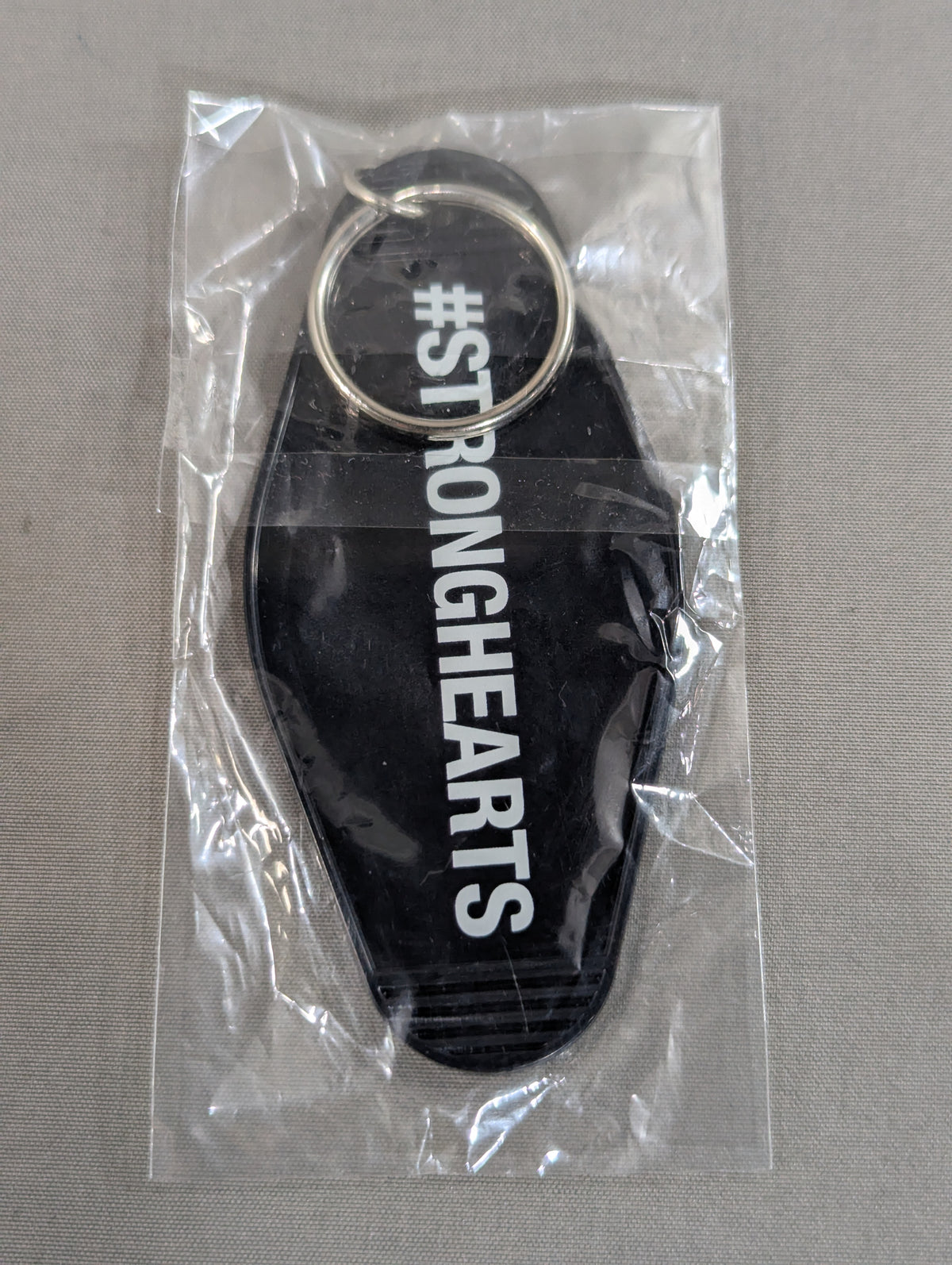 #STRONGHEARTS「2nd. ANNIVERSARY" Plastic Keychain