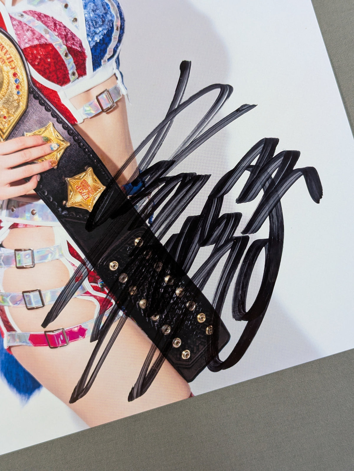 ★IWGP★ Mayu Iwatani hand signed autograph Stardom Pro-Photo (C-1)