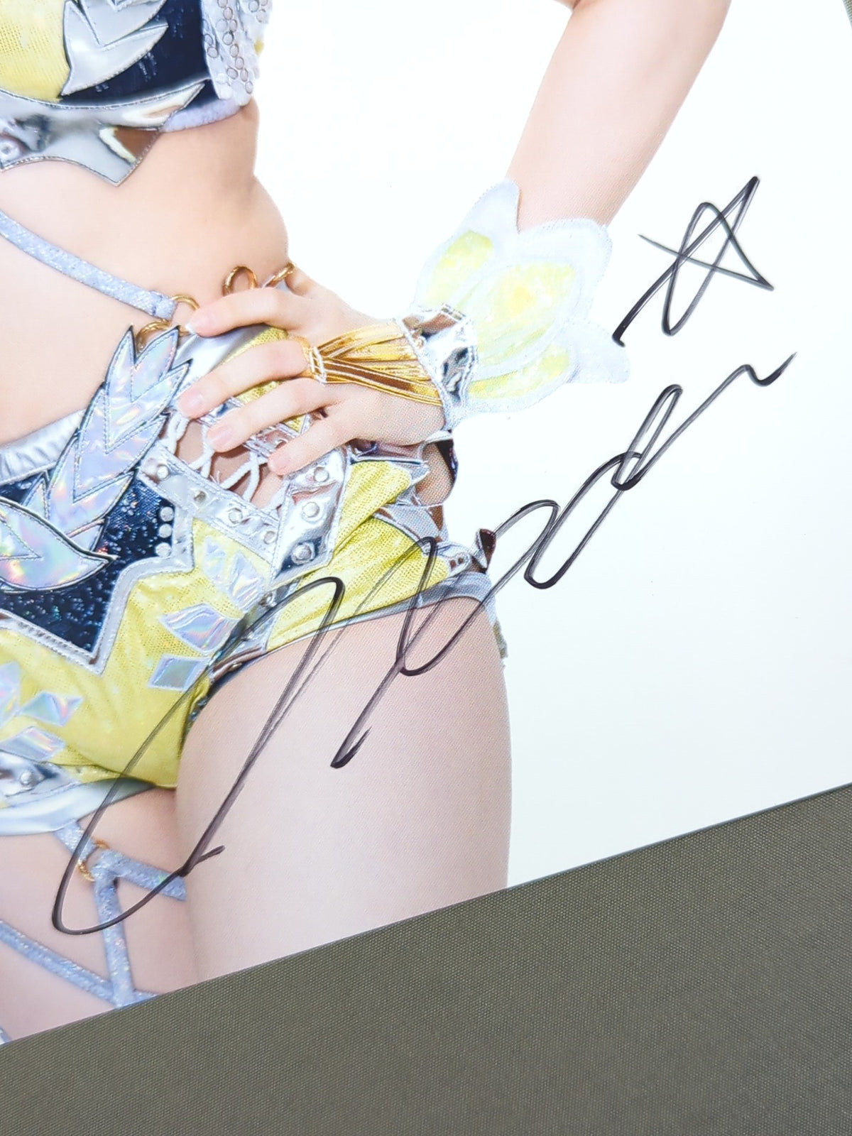 NATSUPOI hand signed autograph Stardom Pro-Photo (T-9)