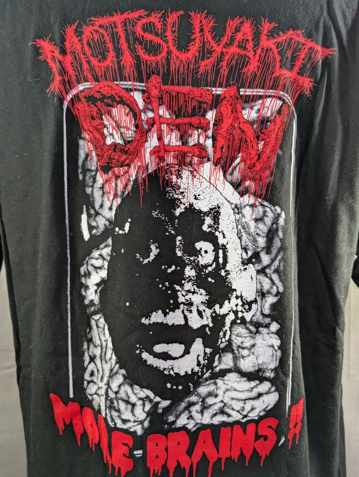 黄昏番長「もつ焼き でん MORE BRAIN」Tシャツ(ブラック)