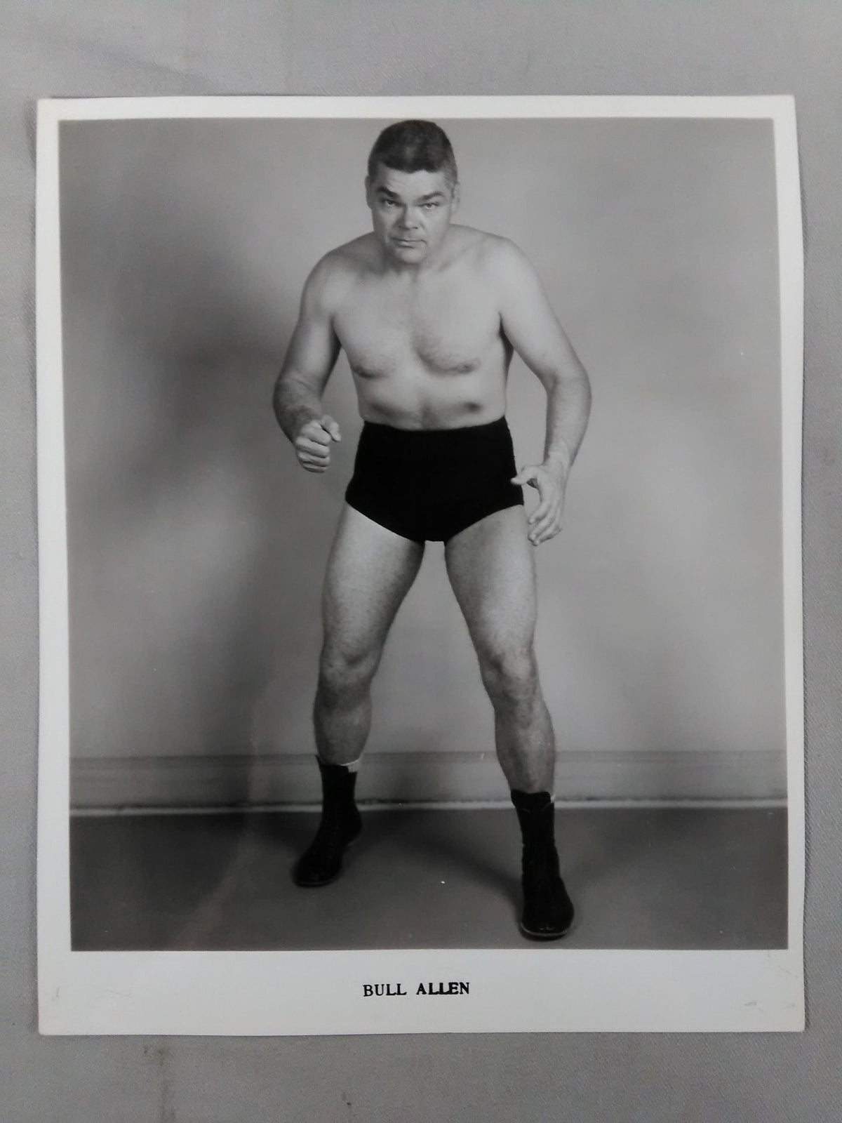 Bull Allen Black and White Pro-Photo ①