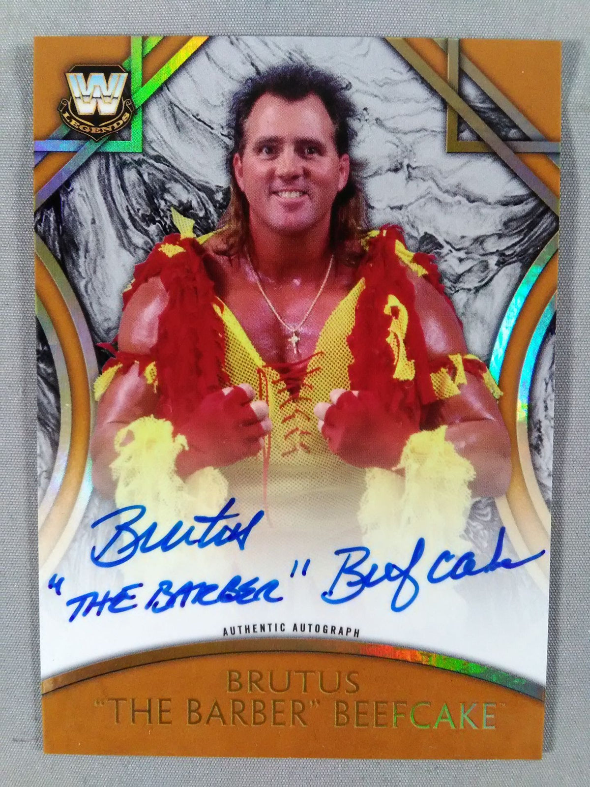 ★WWE LEGEND★ 2018 topps Brutus "The Barber" Beef Cake Official Sign Car