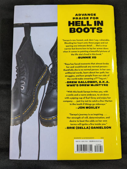 【サラヤ(ペイジ) 直筆サイン入り】Hell in Boots： Clawing My Way Through Nine Lives