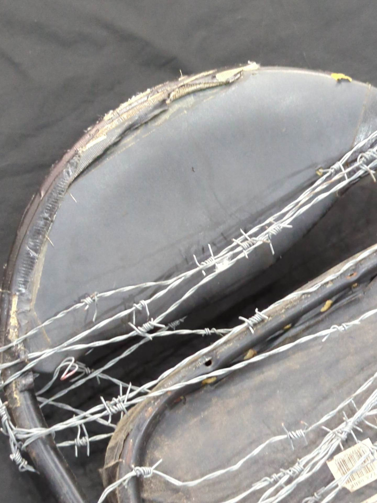 ★ Super fireworks Pro Wrestling worn by him ★ Barbed Wire Chair with Electric Wire
