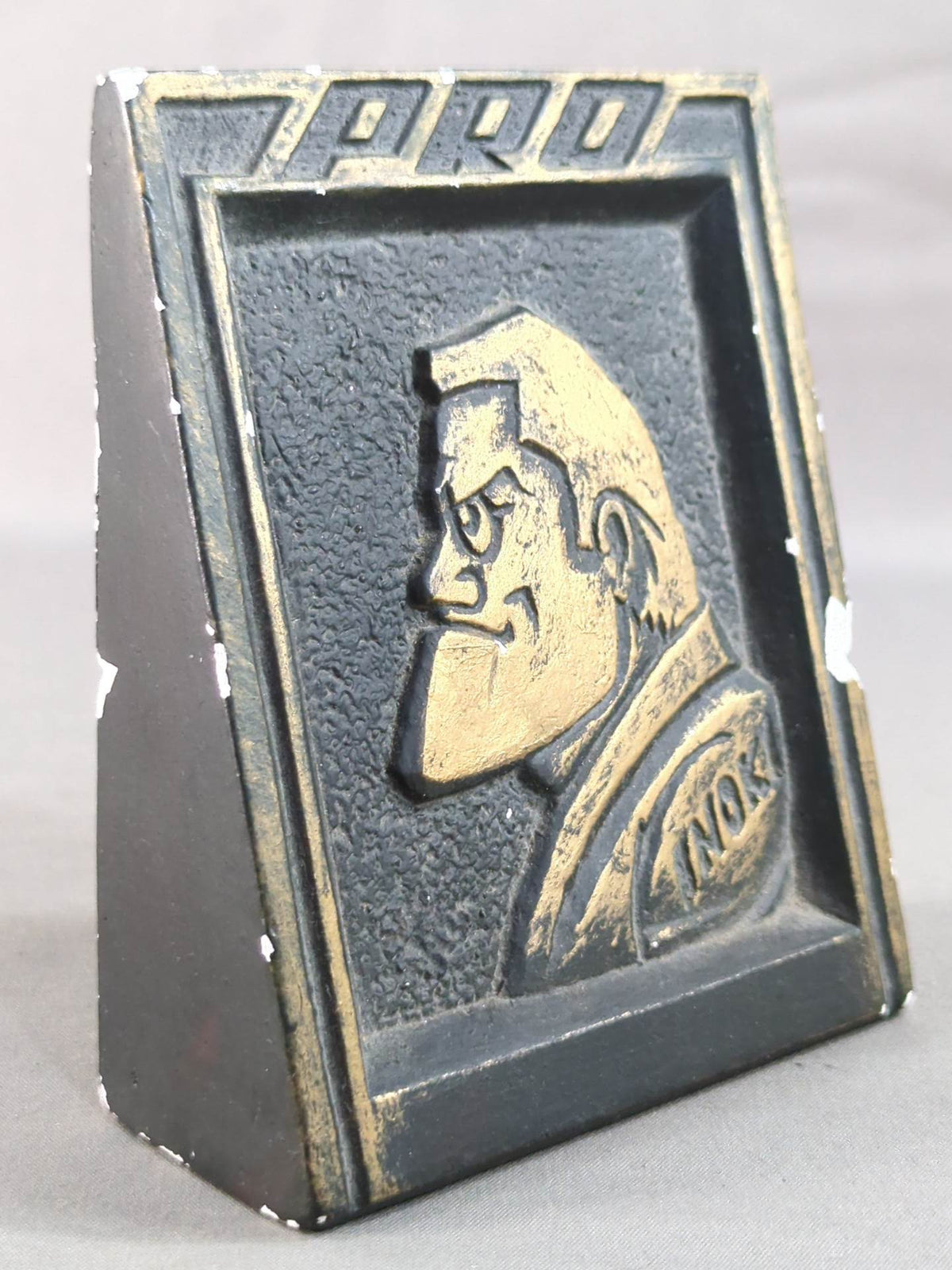 Antonio Inoki  Gypsum Stand