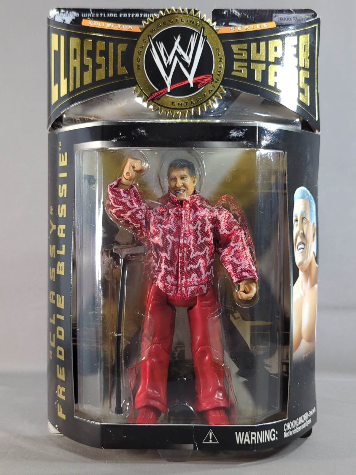 Fred Blassie  (red jacket)