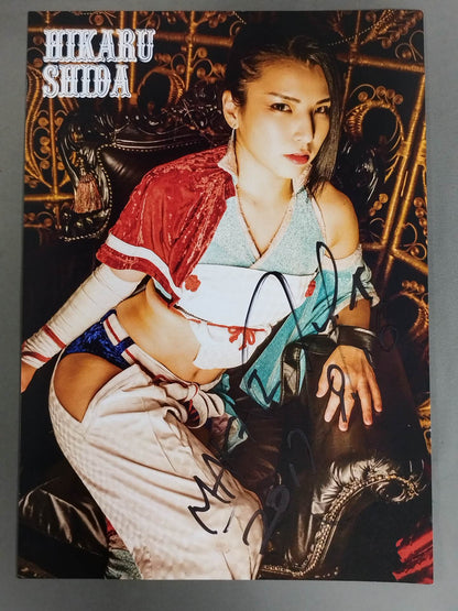 Hikaru Shida  hand signed autograph Pro-Photo  (A-4)