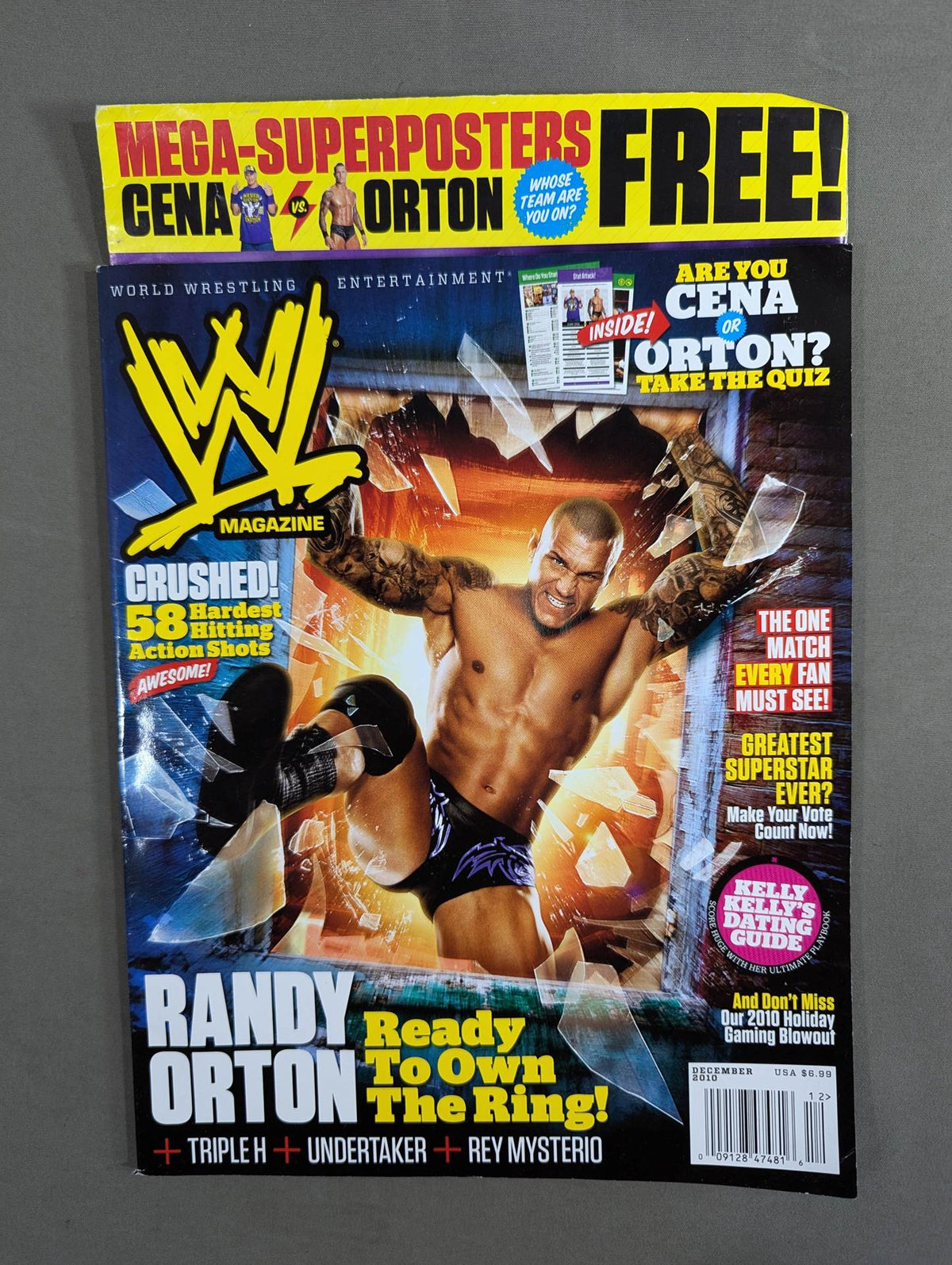 WWE MAGAZINE December 2010