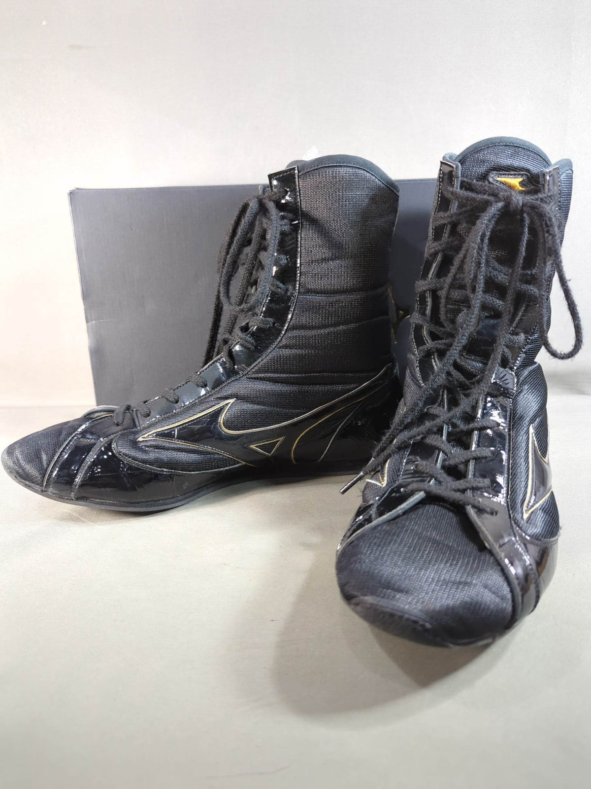 Mizuno フィニッシャーMID ボクシングシューズ