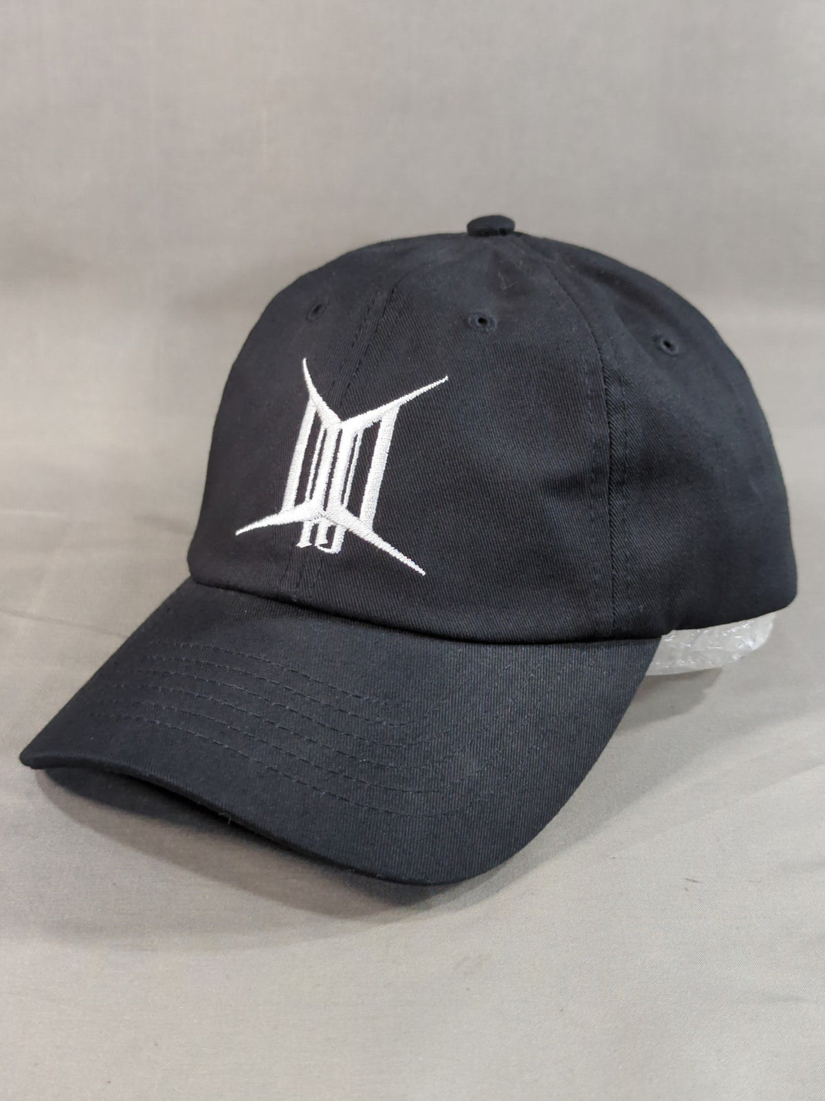 Donna del mondo cap (black× white)