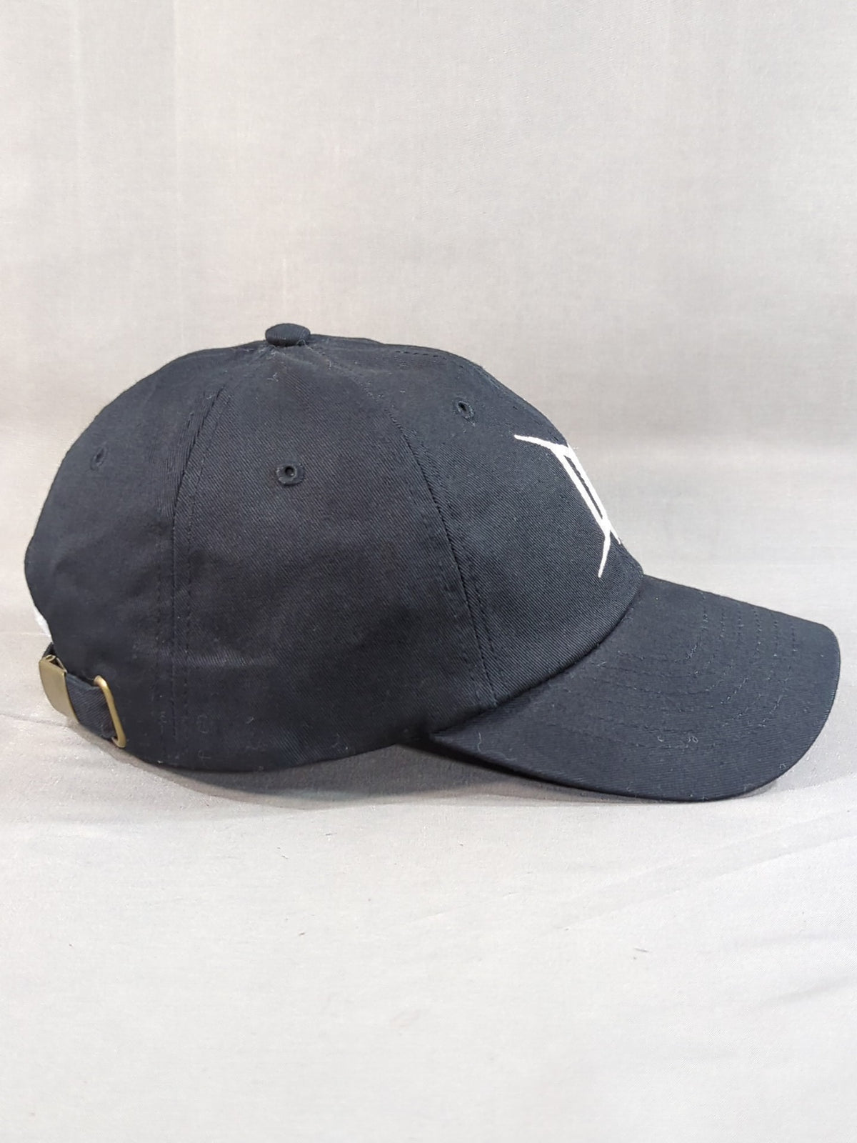 Donna del mondo cap (black× white)