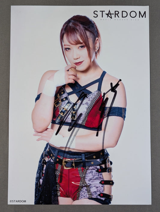 Suzu Suzuki  hand signed autograph  Starda Mu Pro-Photo (C-2)