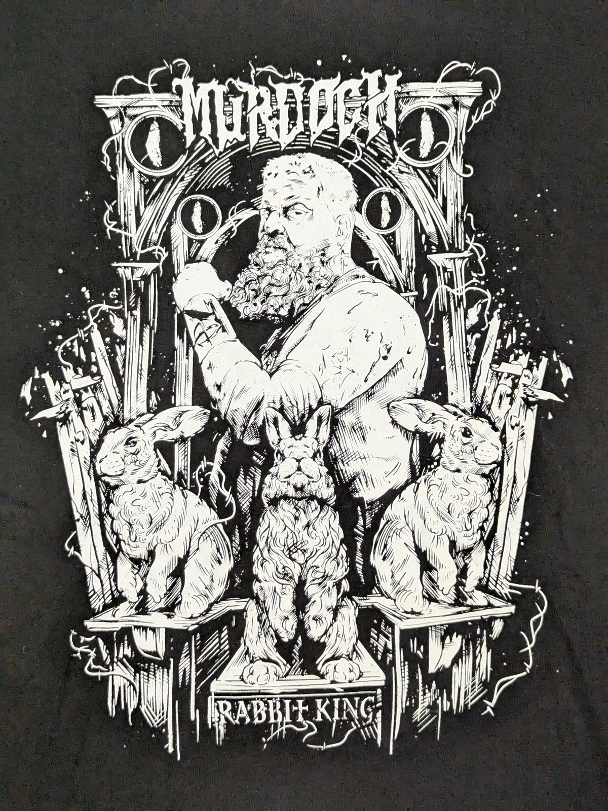 ジョン・ウェイン・マードック イラストTシャツ(ブラック×レッド)