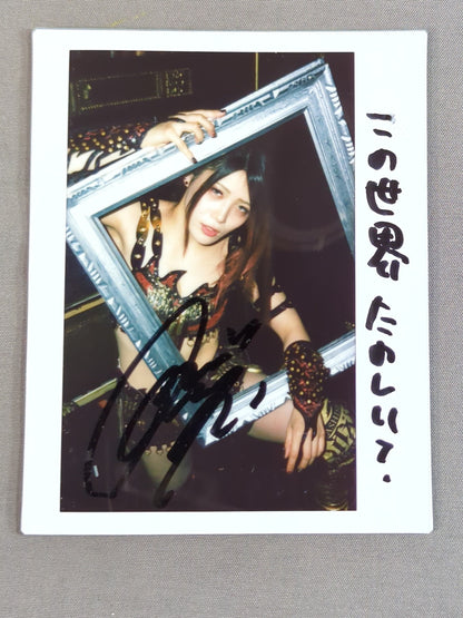 Utami Hayashishita  hand signed autograph  Cheki (E-3)