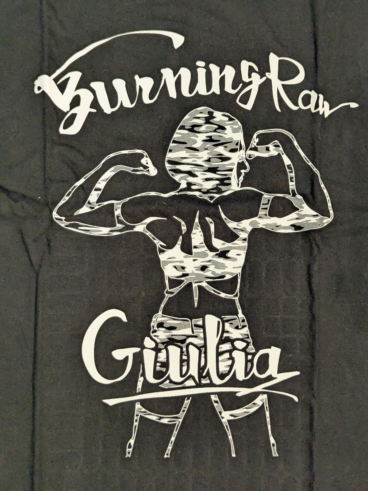 ジュリア「Burning Raw Giulia」Tシャツ(ブラック)