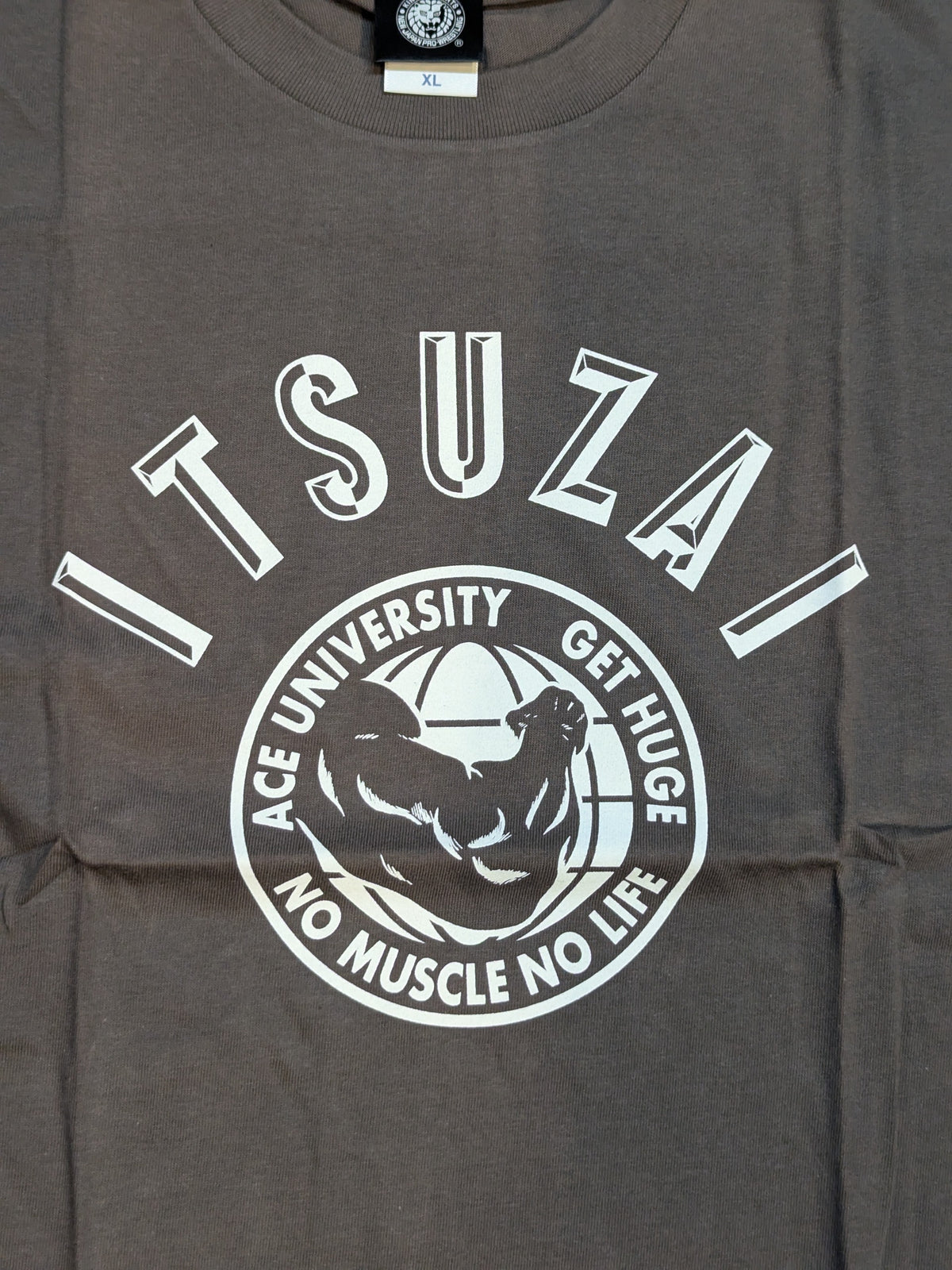 棚橋弘至「ITSUZAI ユニバーシティ」Tシャツ(チャコールグレー×ホワイト)