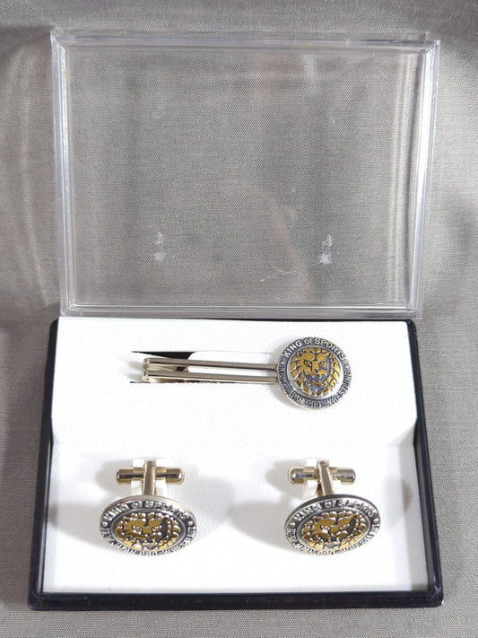 Lion Mark Cufflinks & Tie Tweezers