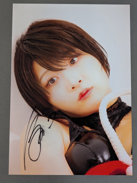 Saori Anou  hand signed autograph  O Z Pro-Photo (A-1)