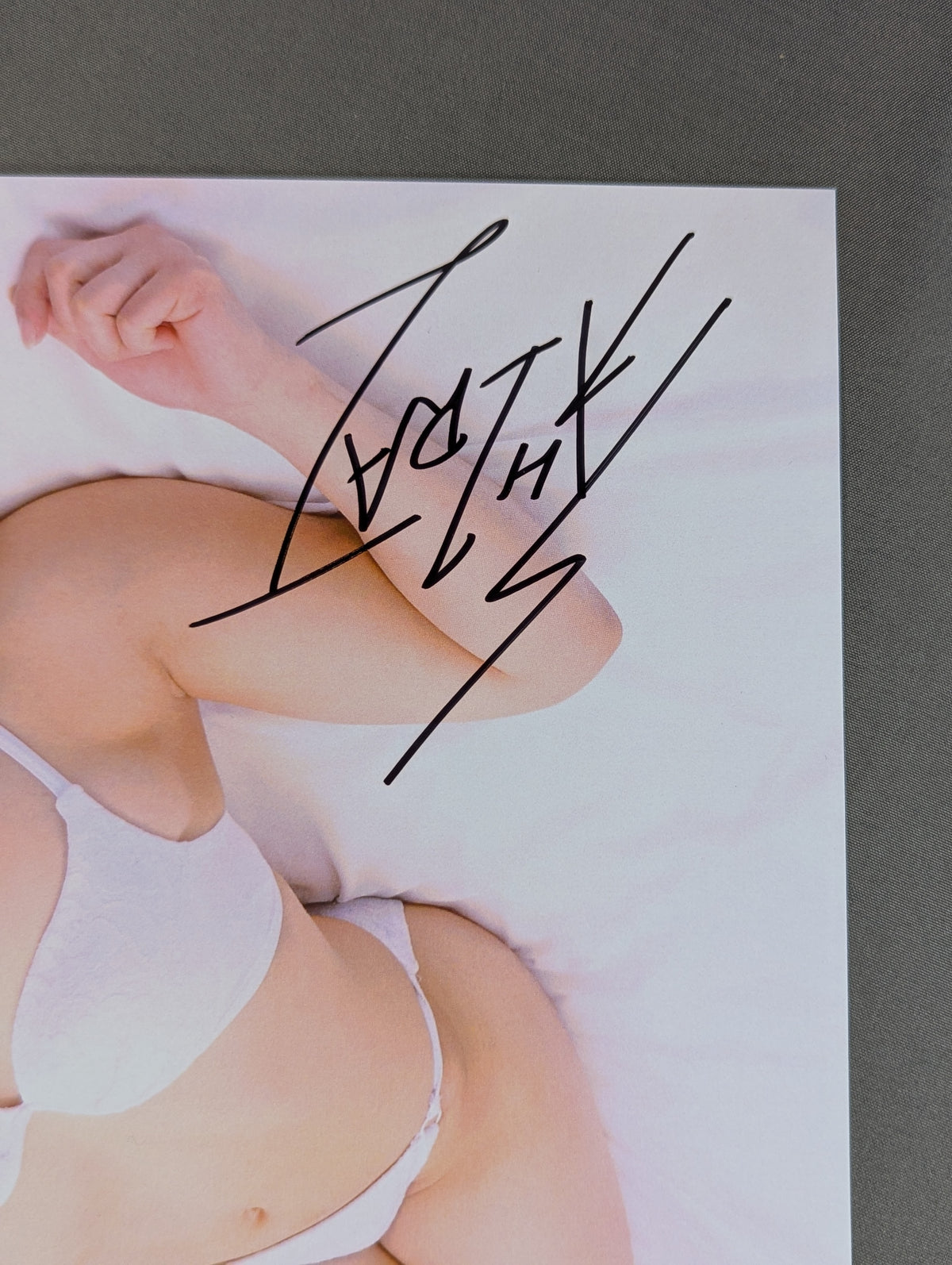 Io Shirai (Iyo Sky)  hand signed autograph Pro-Photo (J-1)