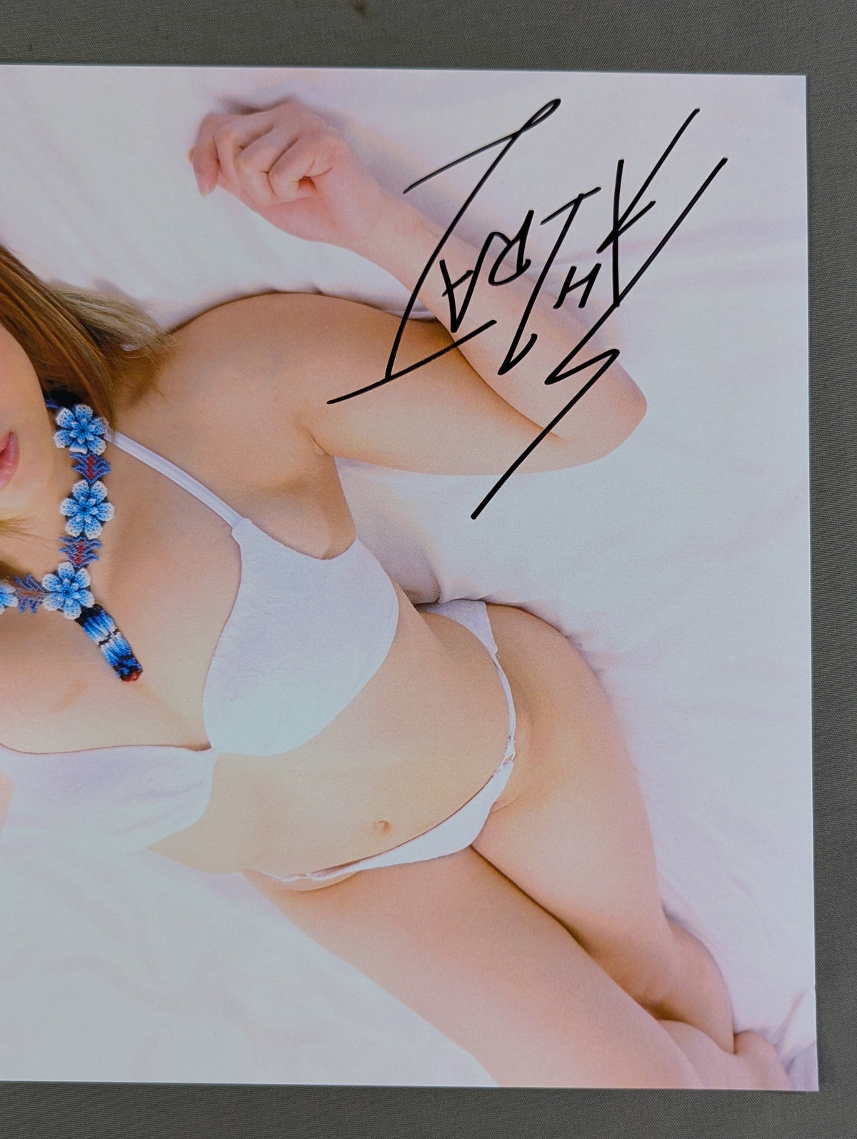 Io Shirai (Iyo Sky)  hand signed autograph Pro-Photo (J-1)