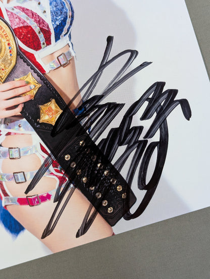 ★IWGP★ Mayu Iwatani  hand signed autograph Stardom Pro-Photo (C-1)