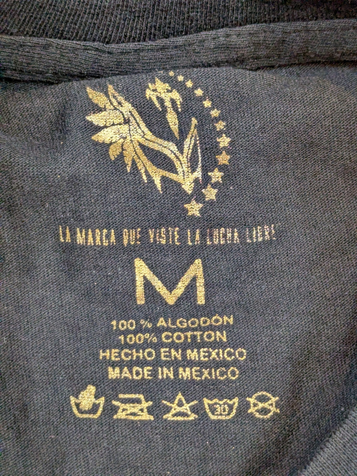 ★ Made ★ in Mexico LOS INGOBERNABLES T-Shirt (2) (Black)