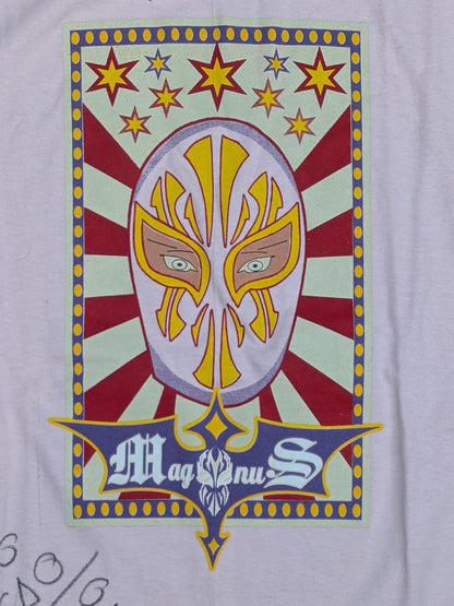 【hand signed autograph】 Magnus Mask Illustration T-Shirt (Pink)