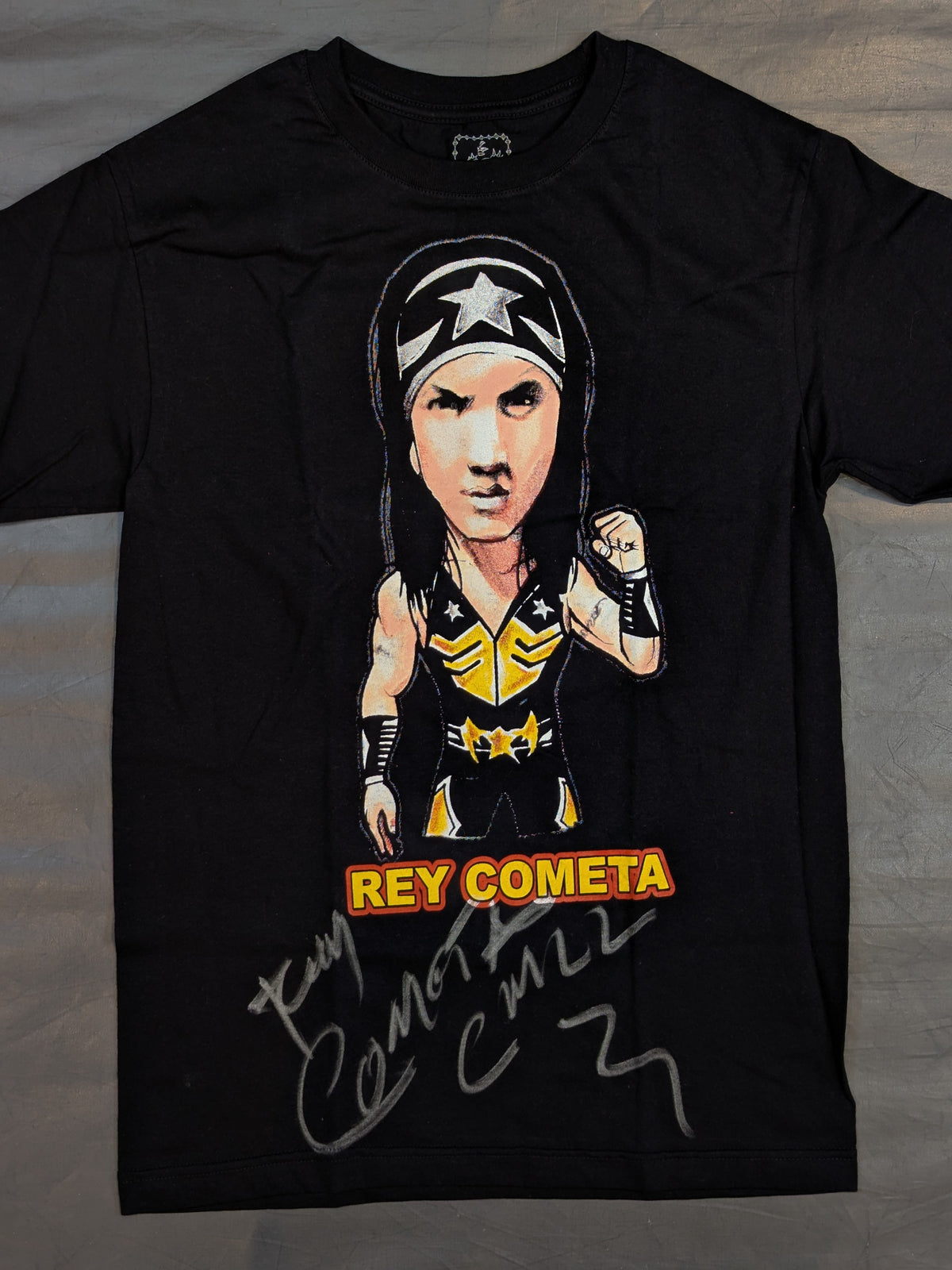 【hand signed autograph】 Rey Kometa Illustration T-Shirt (Black)