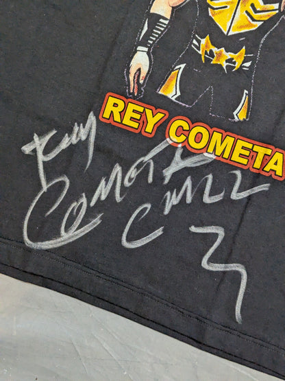 【hand signed autograph】 Rey Kometa Illustration T-Shirt (Black)