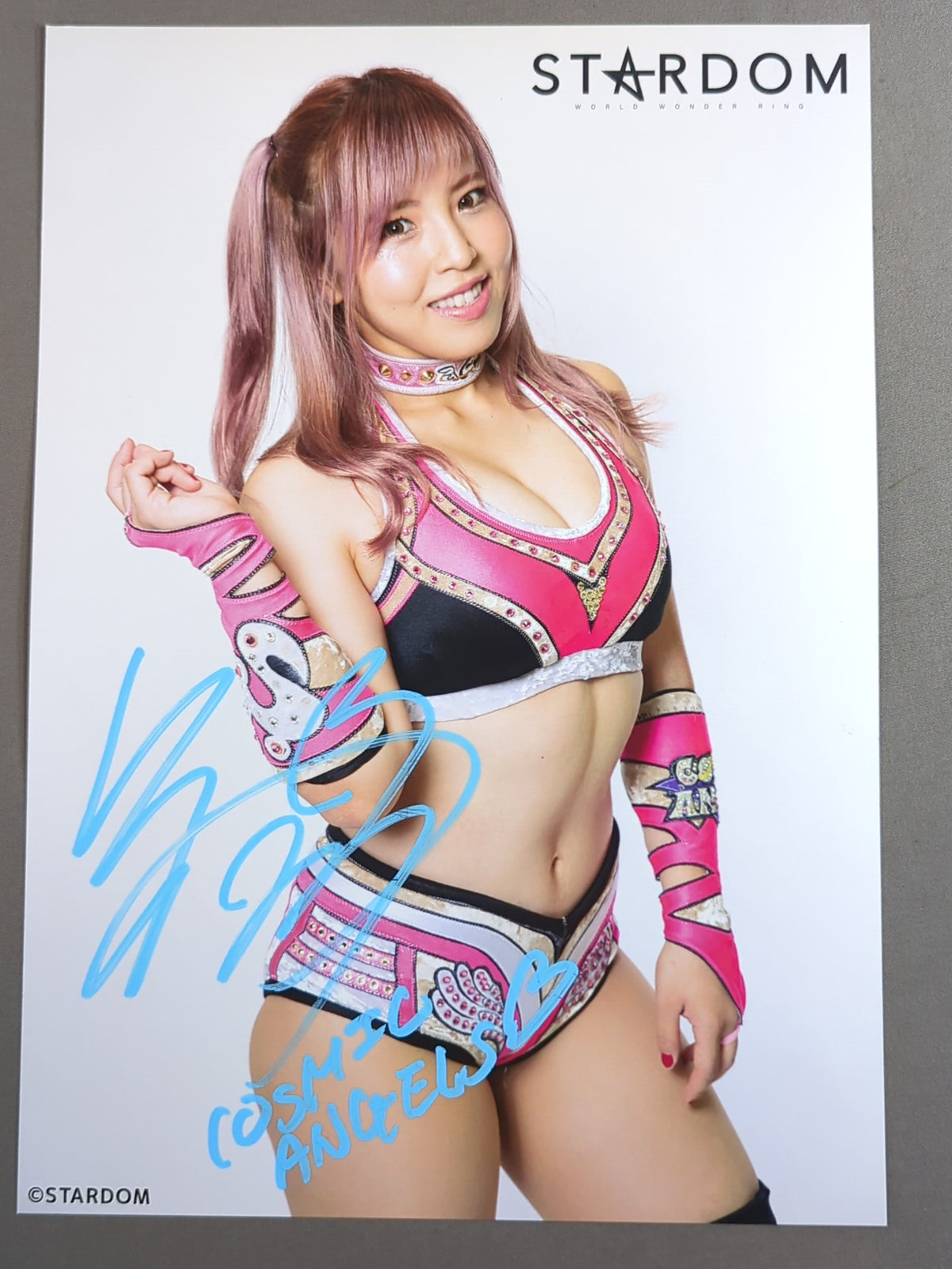 Mina Shirakawa  hand signed autograph  Stardom Pro-Photo  (N-1)