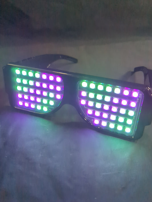 エル・ファンタズモ LEDサングラス