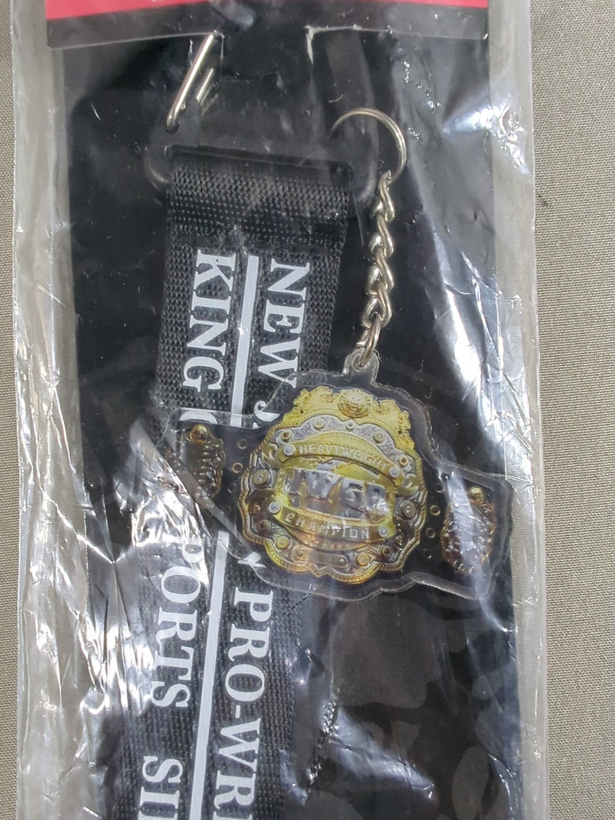 ★新日本プロレス×しまむら★ 4代目IWGPヘビー級ベルト アクリルキーホルダー