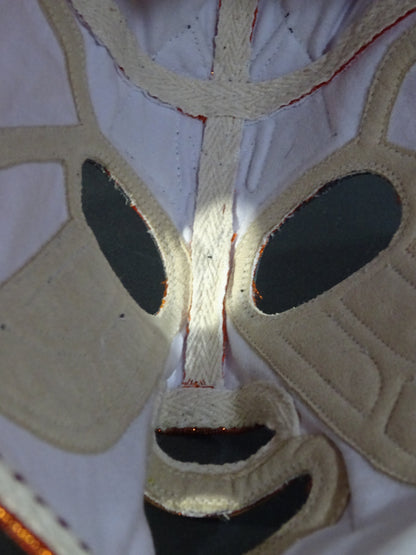 Mil Mascaras 