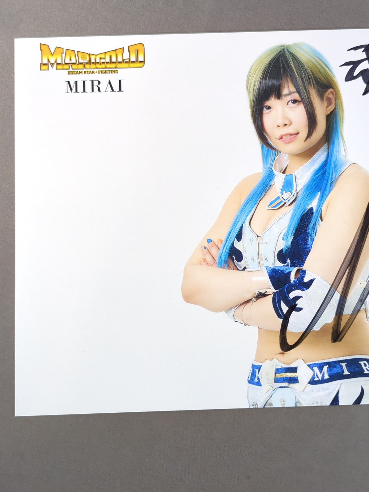 MIRAI 直筆サイン入り ポートレート(B-6)