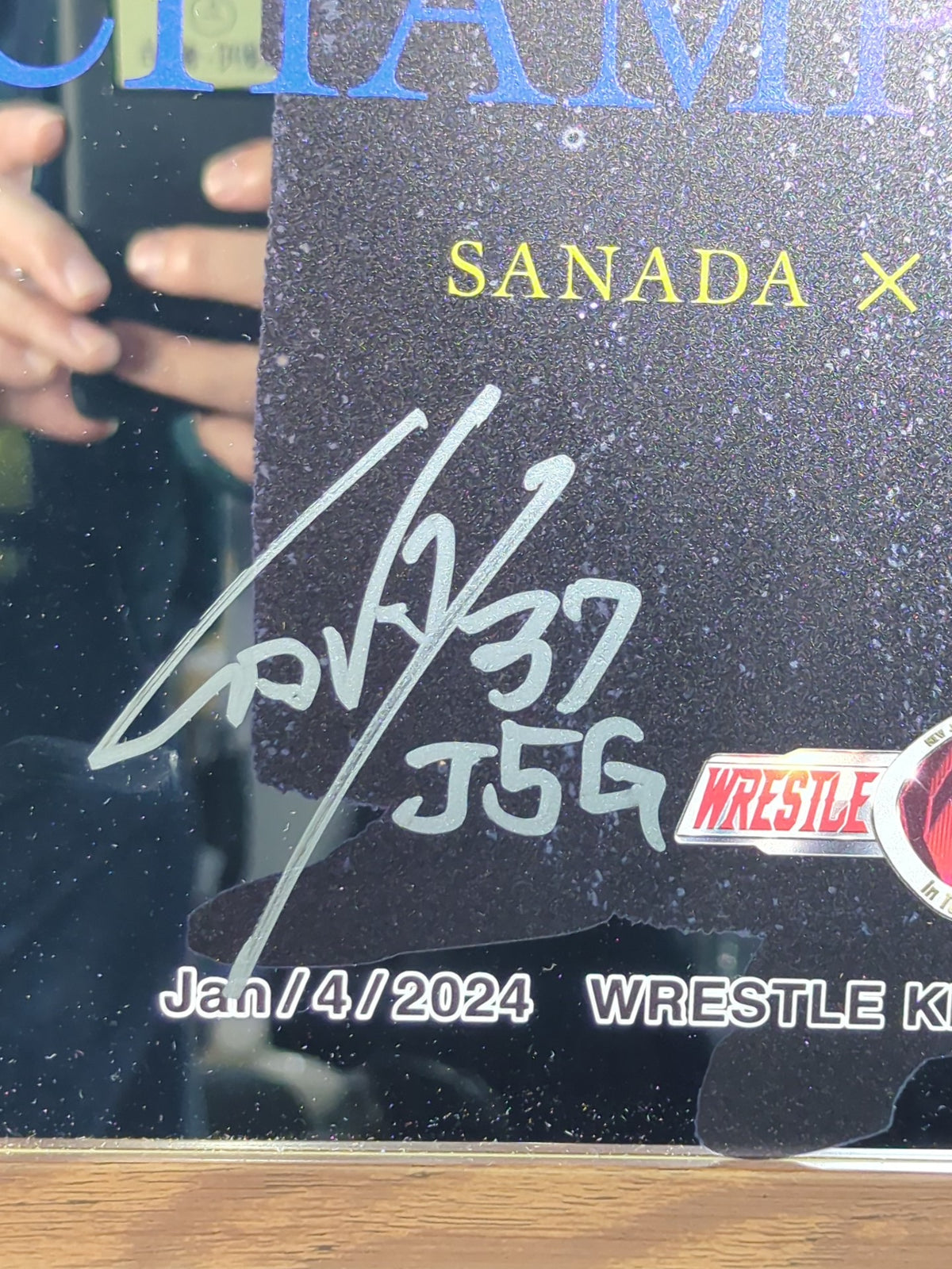 [2 fighters hand signed autograph ] ★ Front-row Bonus ★: WK18 SANADA vs Tetsuya Naito Pub Mirror